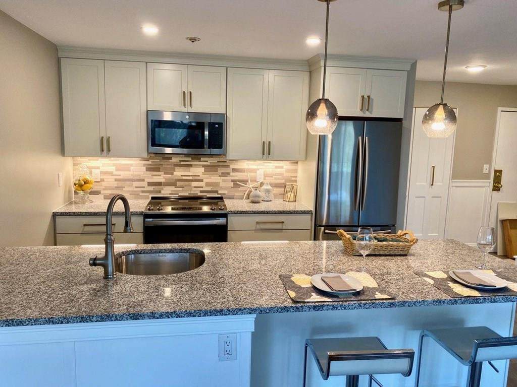 77 Adams St - Photo 1