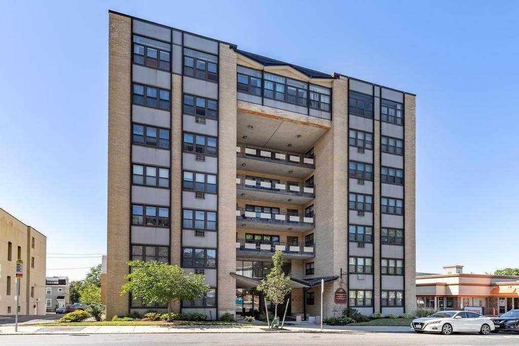 340 Main St - Photo 1