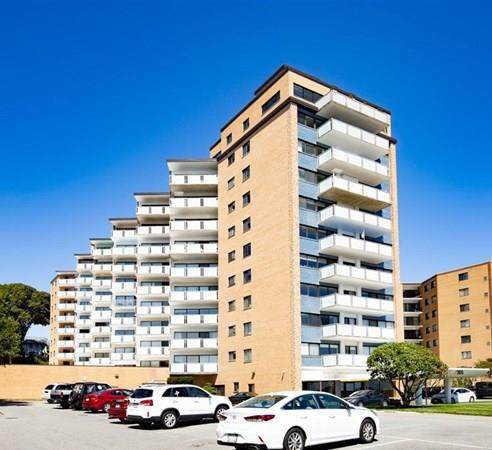 300 Lynnshore Dr - Photo 1
