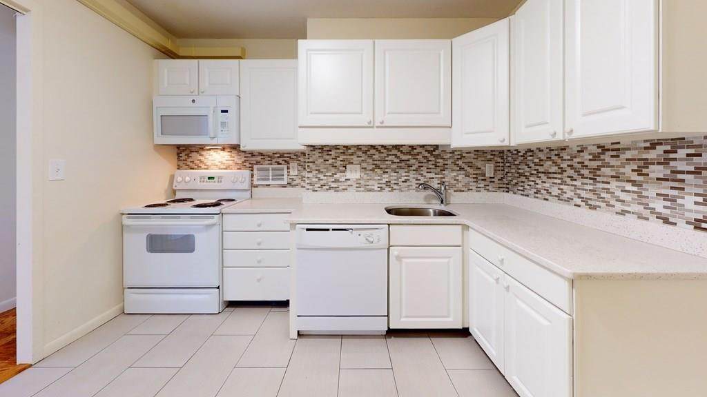 101 Monmouth - Photo 1