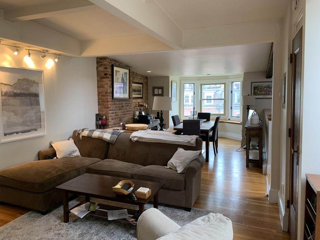 47 Rutland Sq - Photo 1
