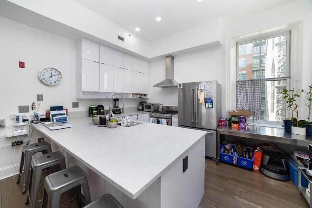 55 West Broadway Street - Photo 1