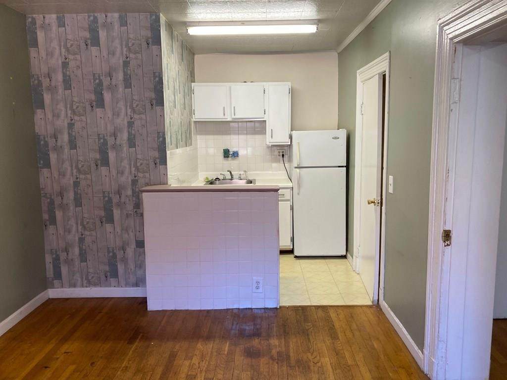 375 Commonwealth Ave - Photo 1