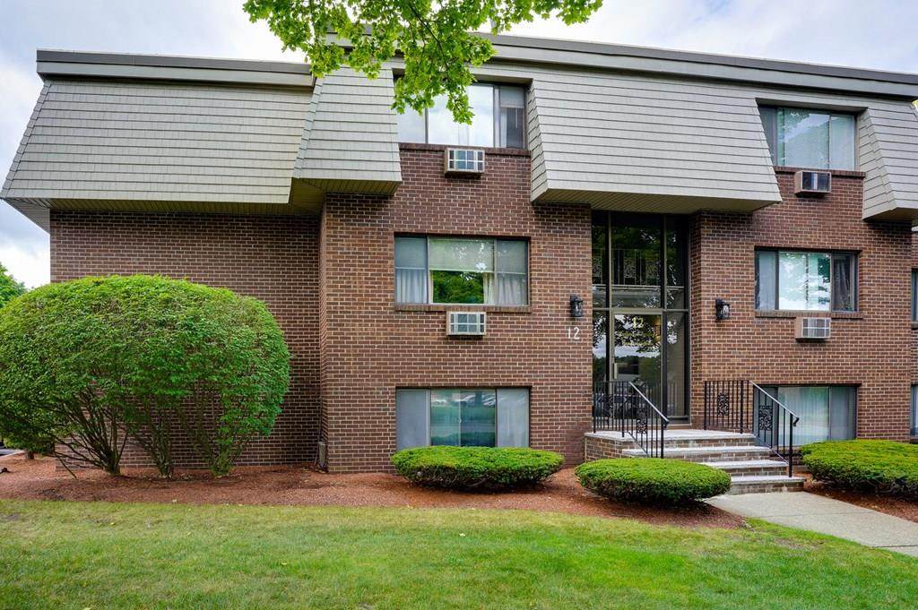 12 Hallmark Gdns - Photo 1