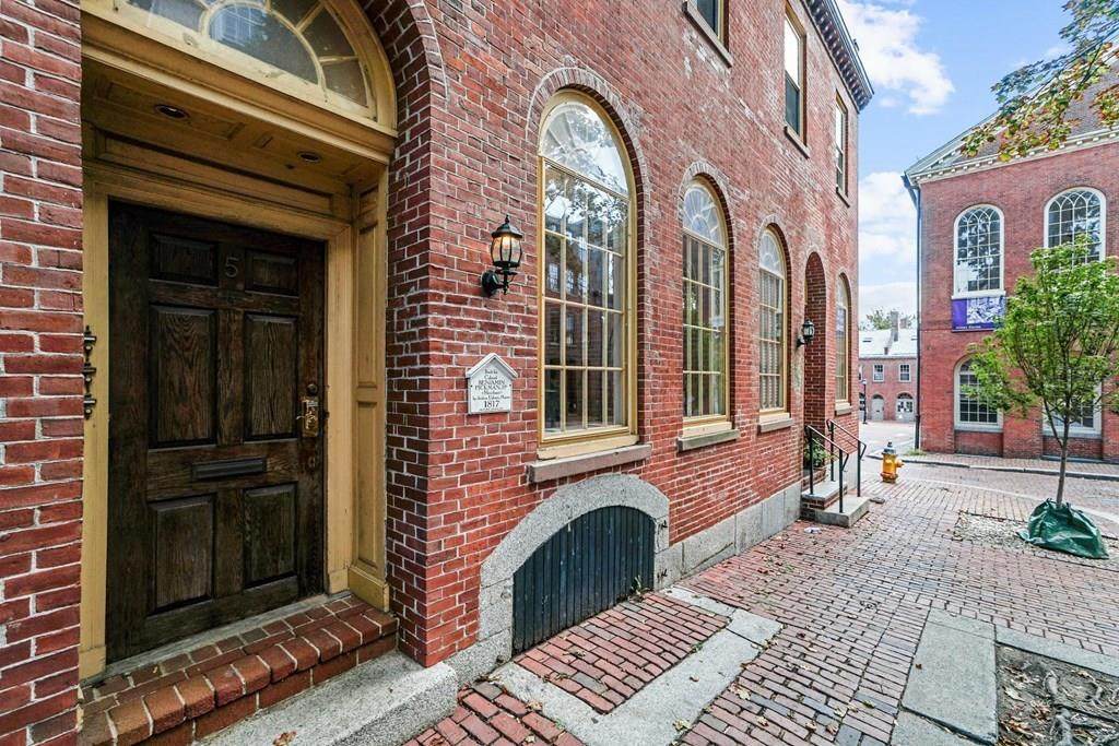 5 Derby Sq - Photo 1