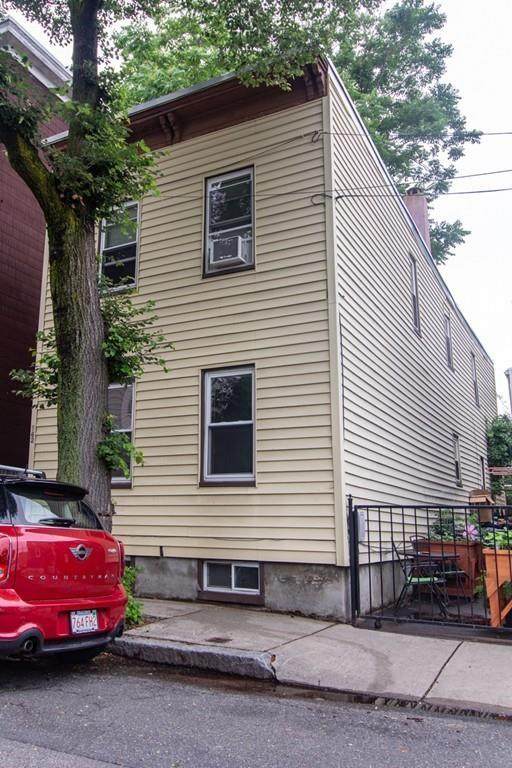 162 Otis St - Photo 1