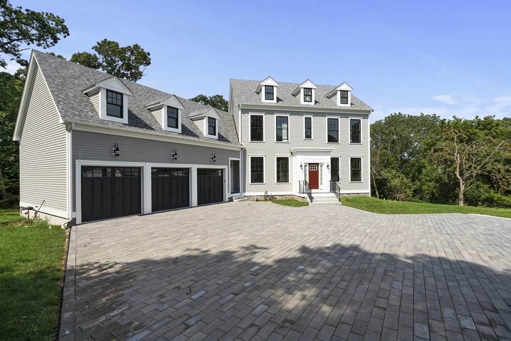 219 Sohier St - Photo 1