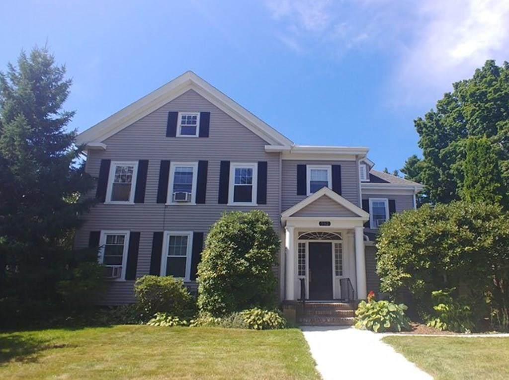 592 Union Ave - Photo 1