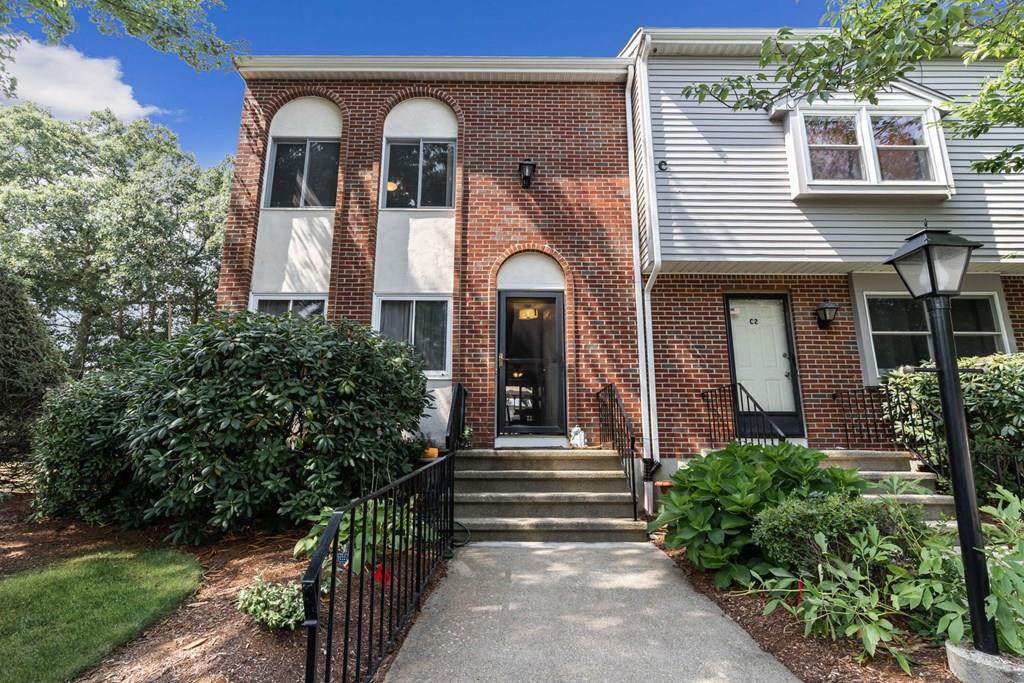 560 Bedford St - Photo 1