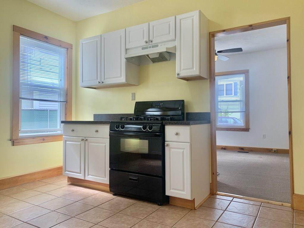118 Charles - Photo 1