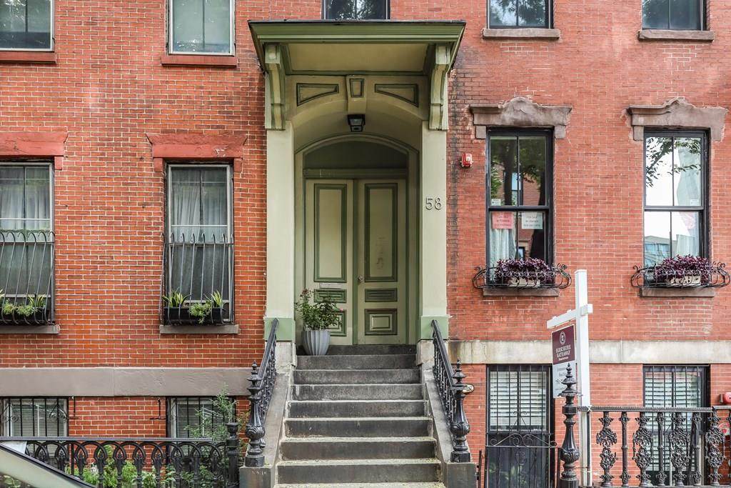 58 E Springfield St - Photo 1