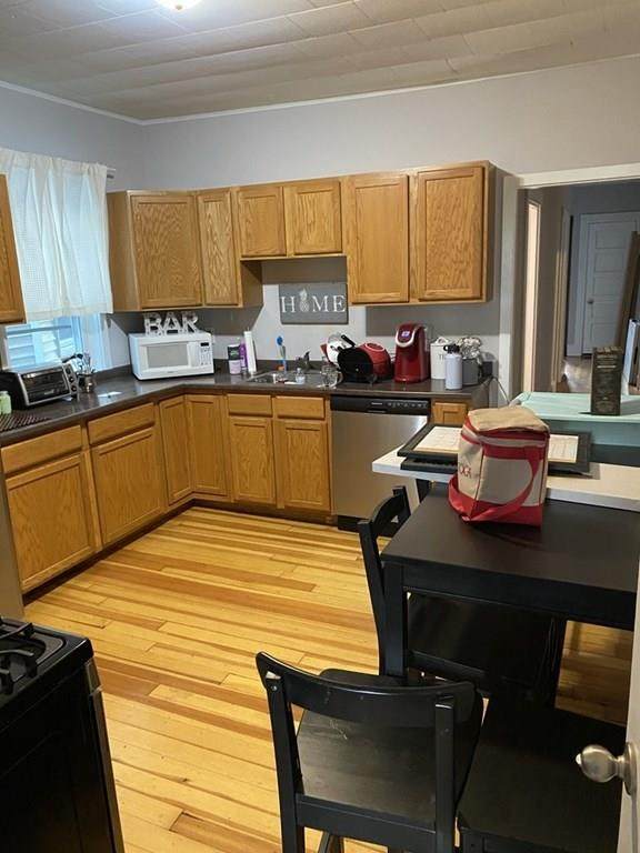 225 L St - Photo 1