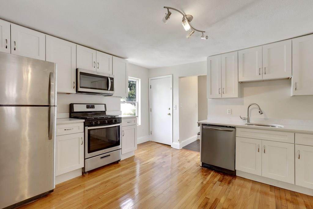 76 Moreland St - Photo 1