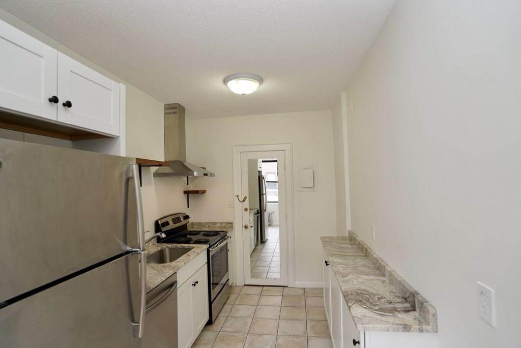 137 Englewood Ave - Photo 1