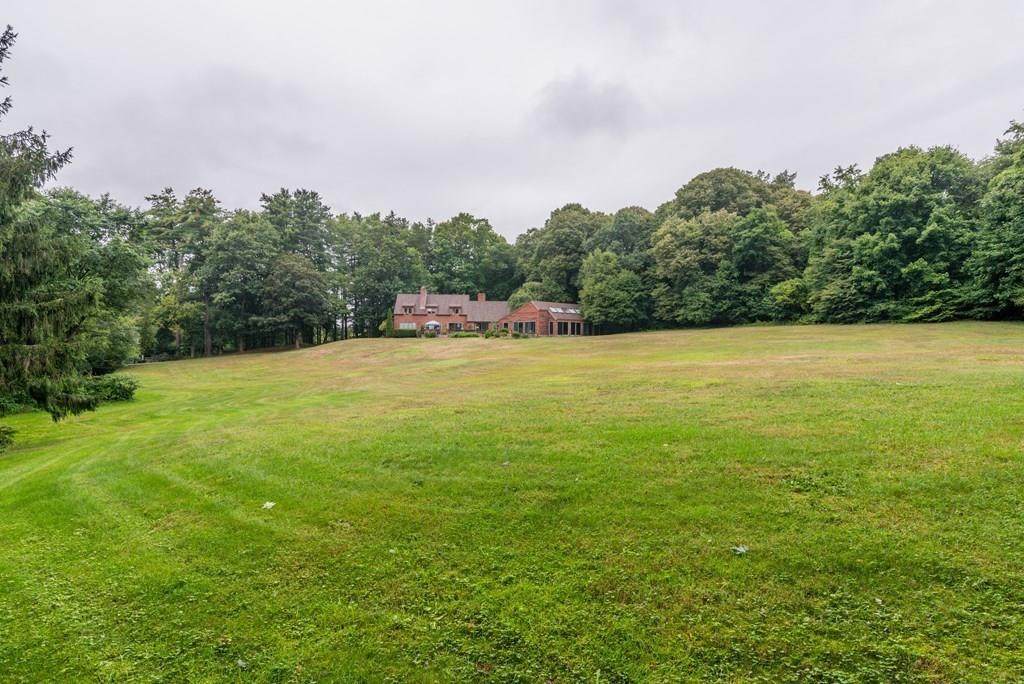 484 Bay Rd - Photo 1