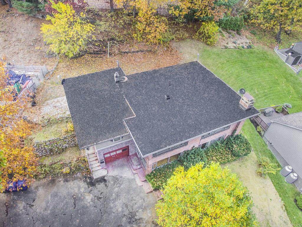 672 Alden St - Photo 1