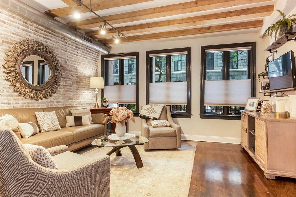 106 Commercial St - Photo 1