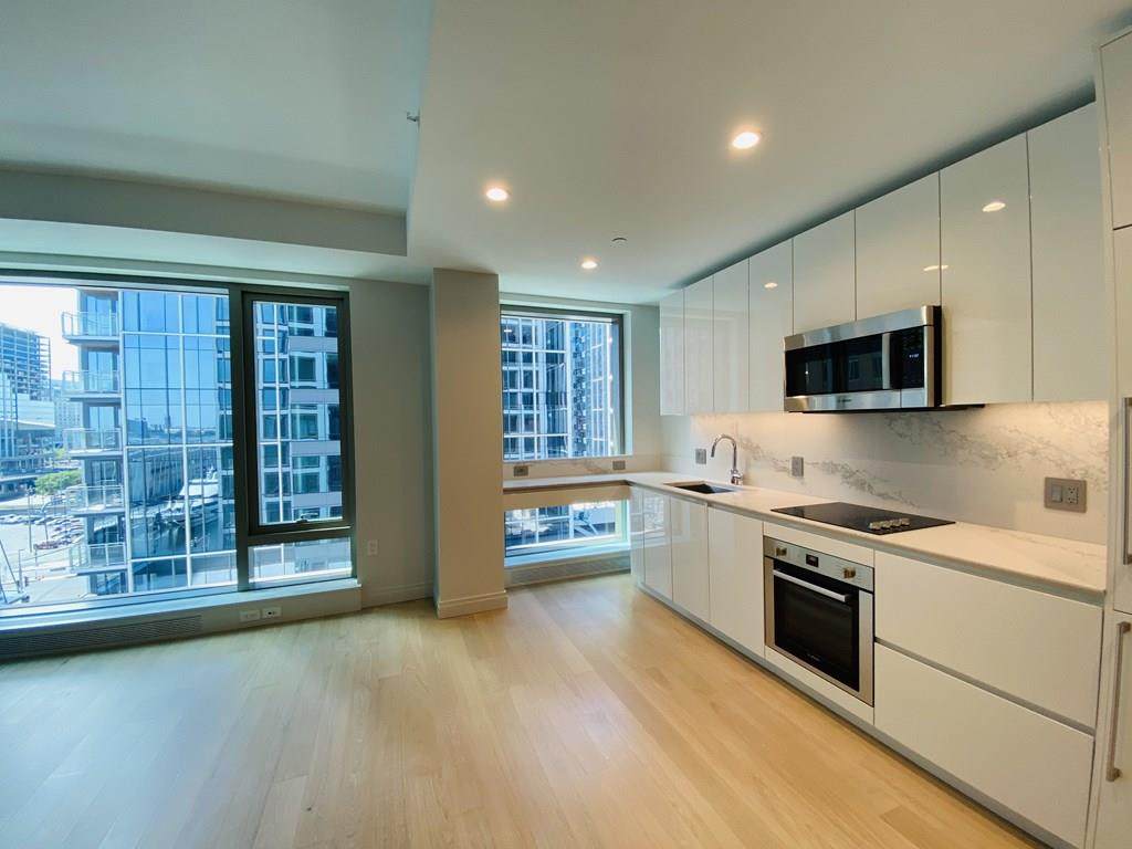 133 Seaport Blvd - Photo 1