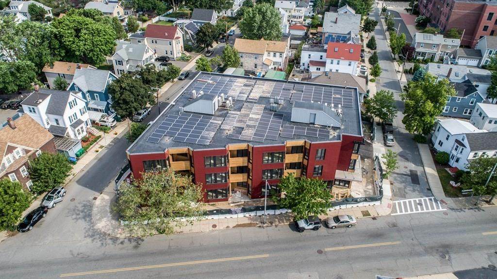 240 Salem St - Photo 1