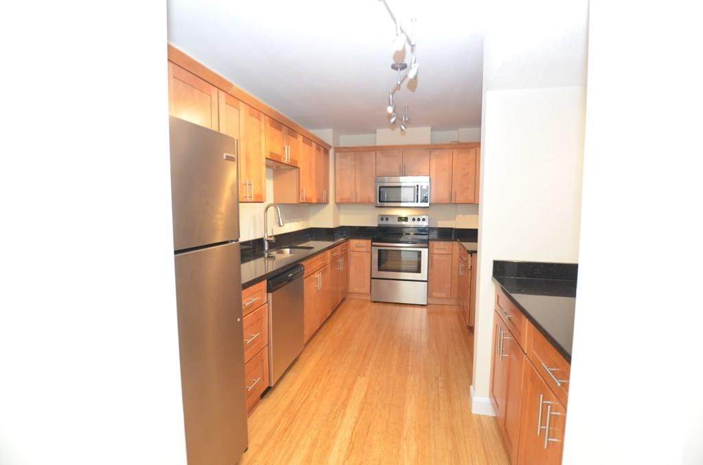 9 Park Ave - Photo 1