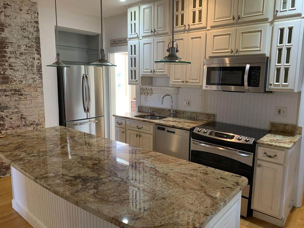 425 Quincy - Photo 1