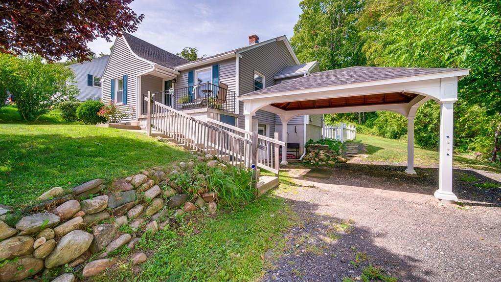 11 Maple St - Photo 1
