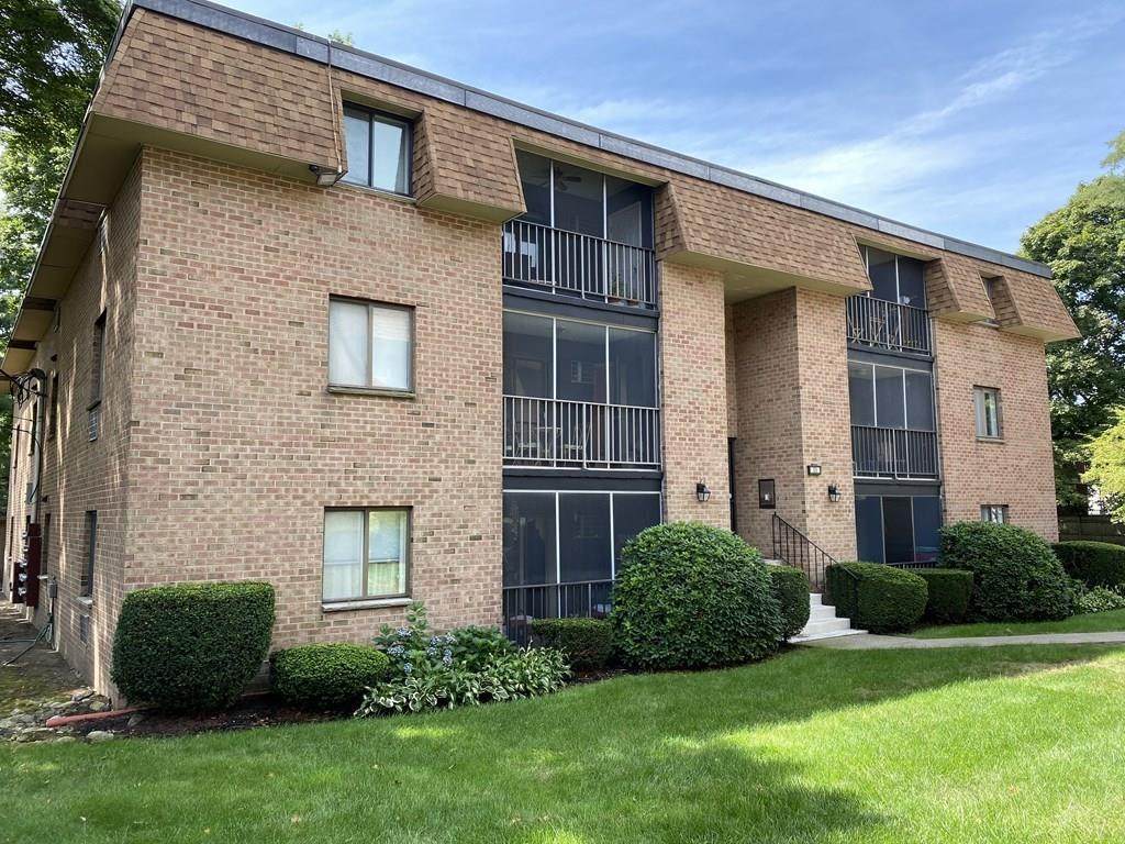 35 Washington St - Photo 1