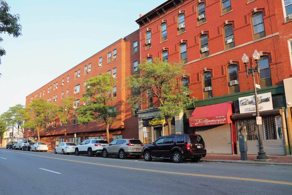 208 Essex Street - Photo 1