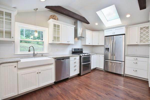 160 Grove St - Photo 1