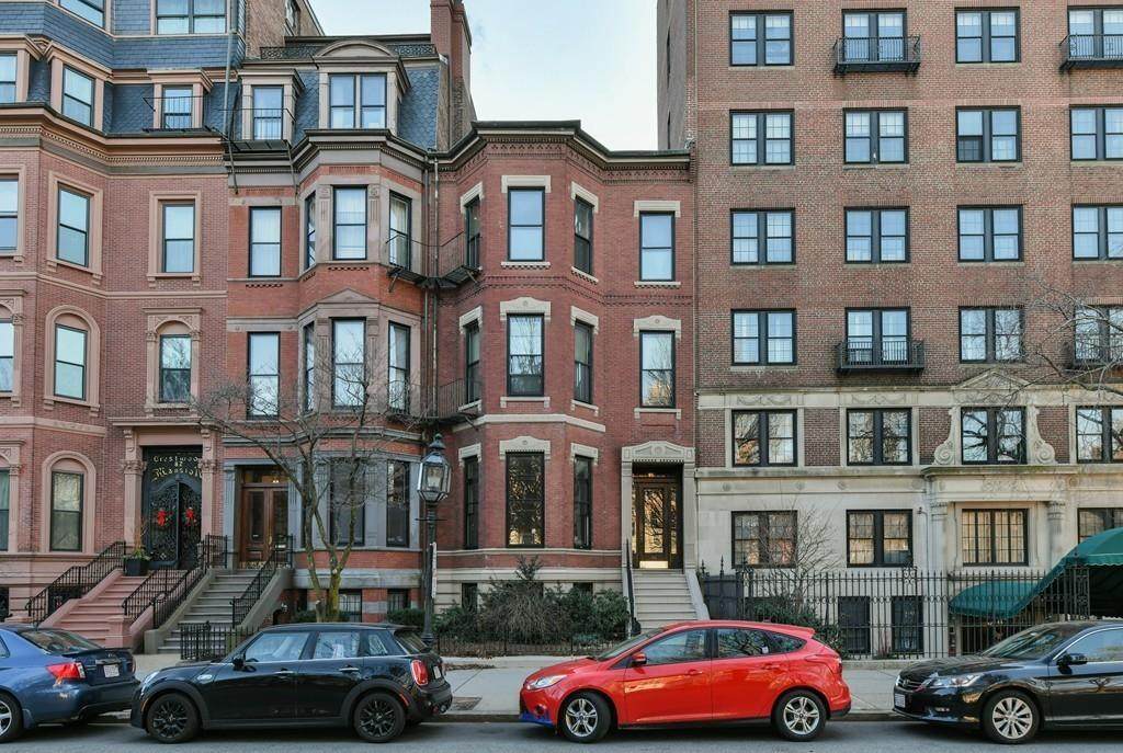 86 Commonwealth - Photo 1