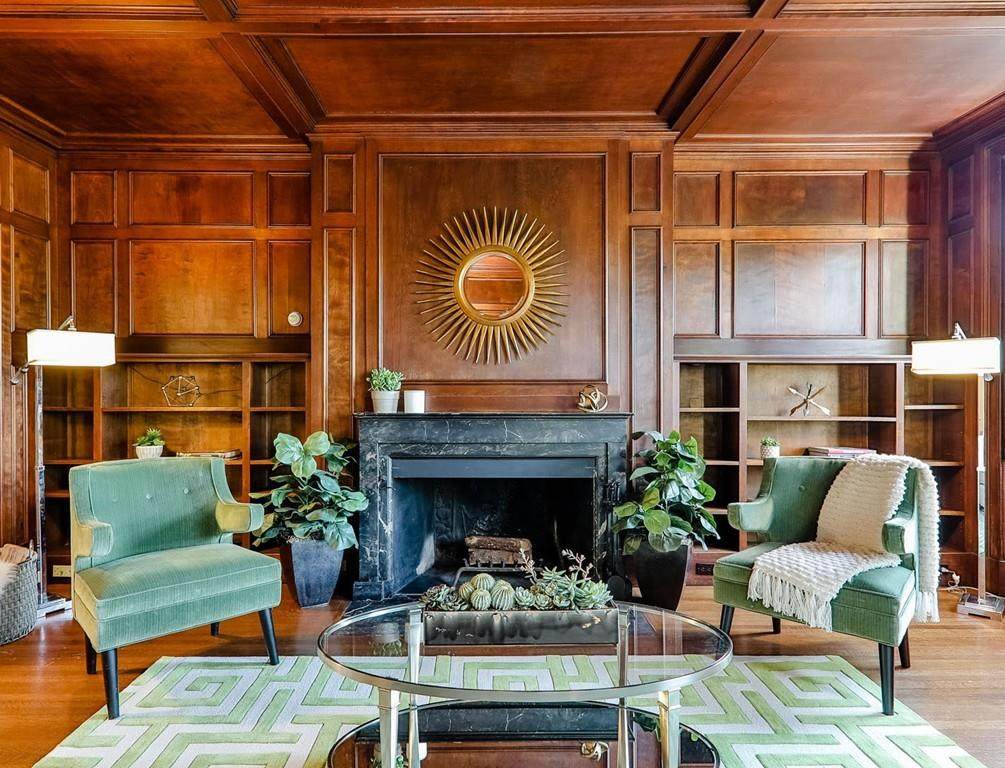 61 Beacon St - Photo 1