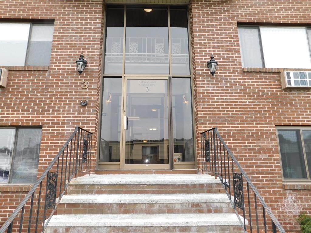 3 Hallmark Gardens - Photo 1