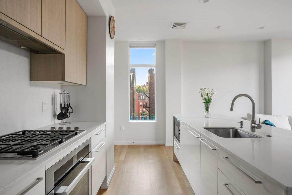 7 E Springfield St - Photo 1