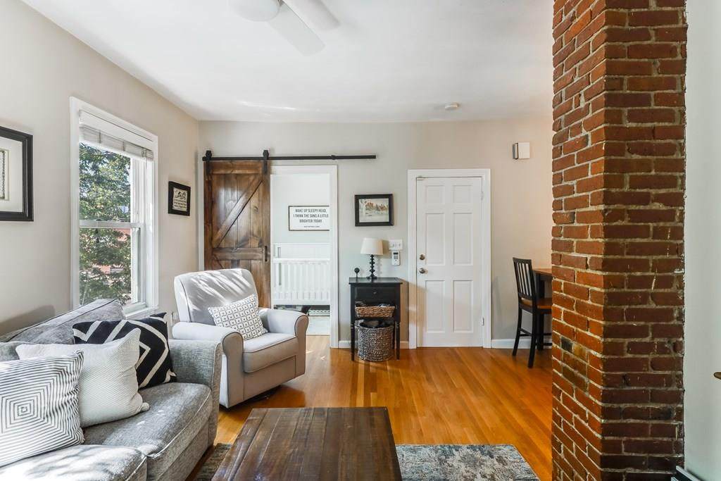 98 H St - Photo 1