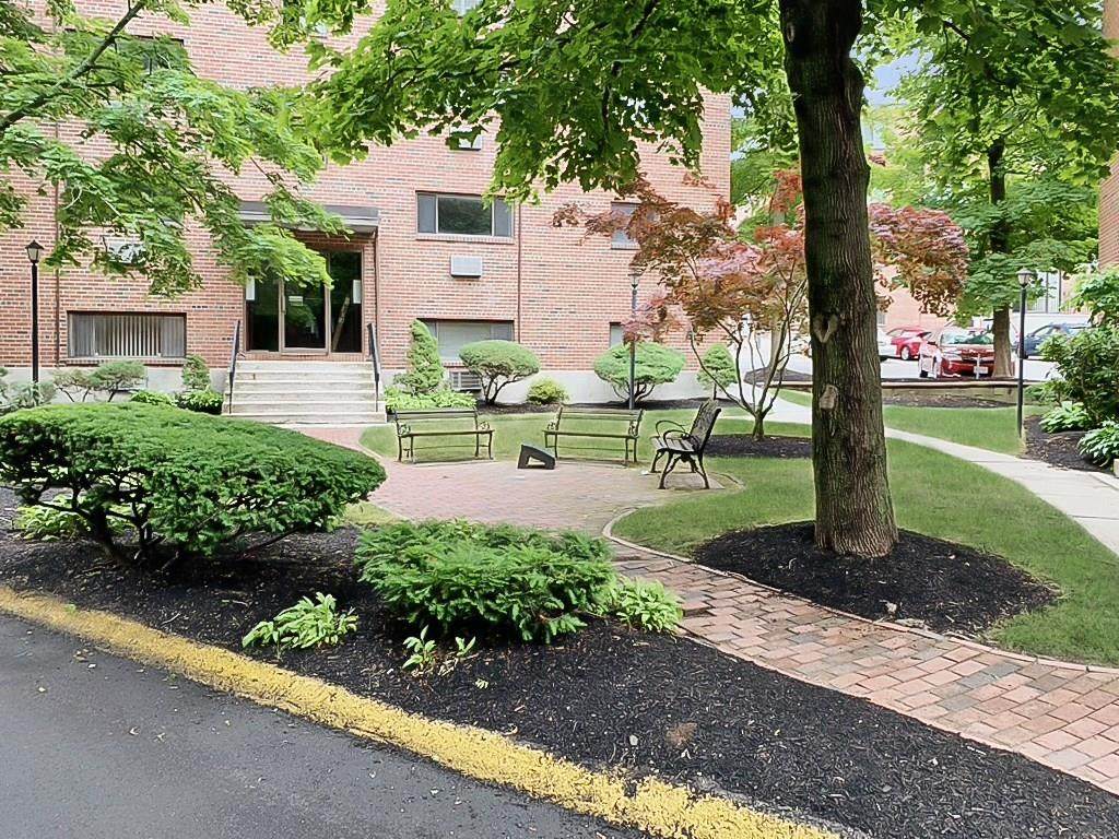 14 Riverside St - Photo 1