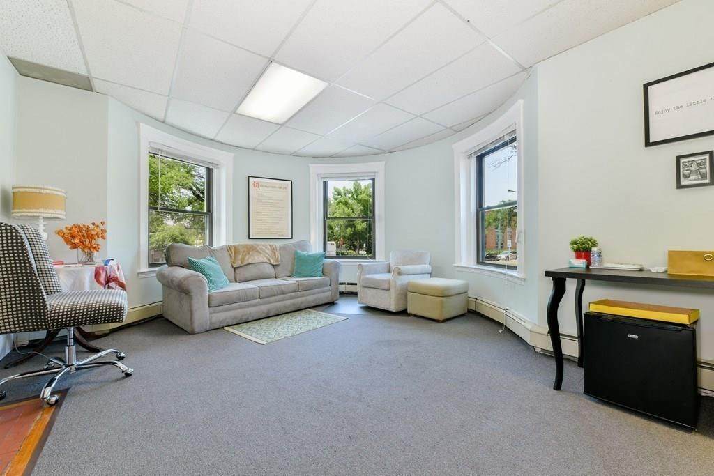 344 Harvard St - Photo 1