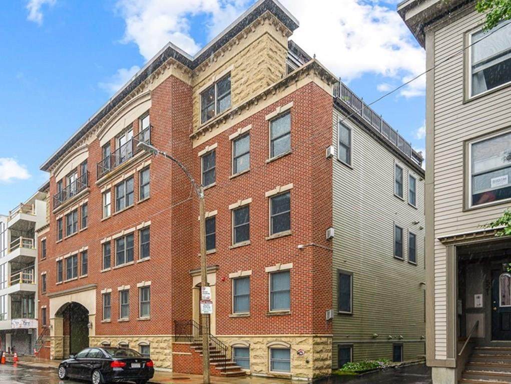 525 E 2nd St - Photo 1