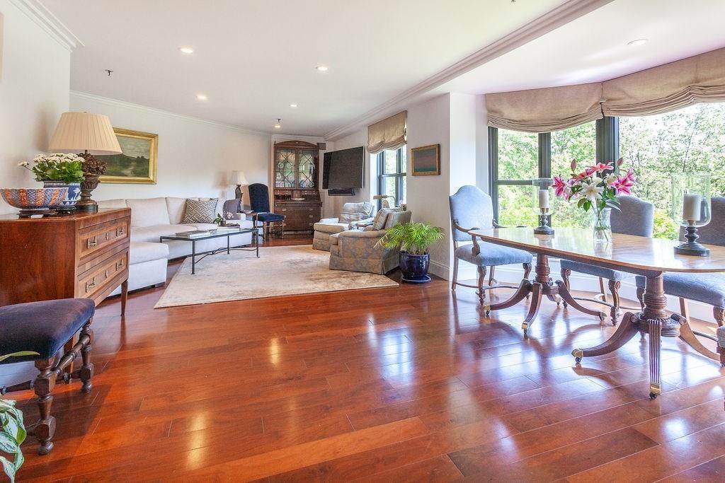 16 Harcourt - Photo 1