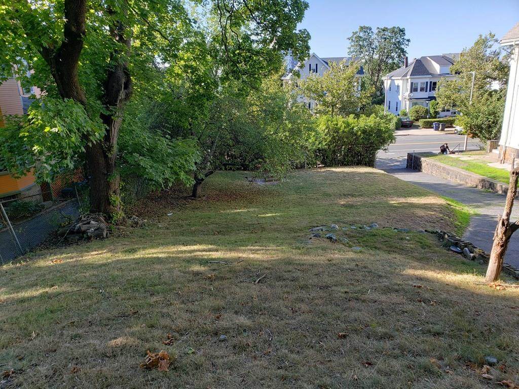 584 Cambridge St - Photo 1