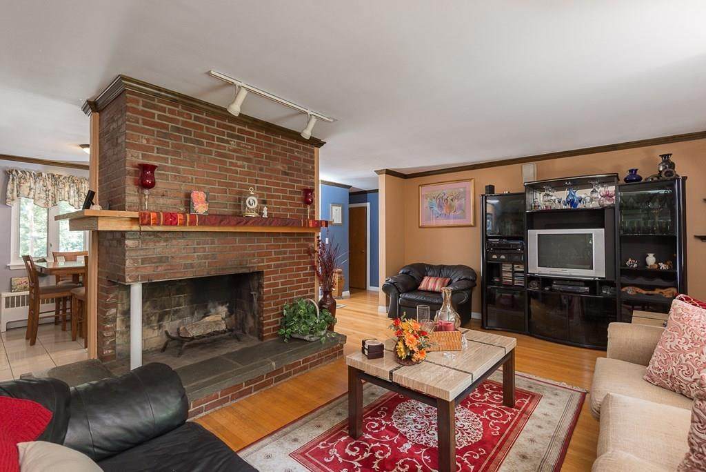 252 S Walpole St - Photo 1