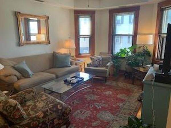 261 E - Photo 1