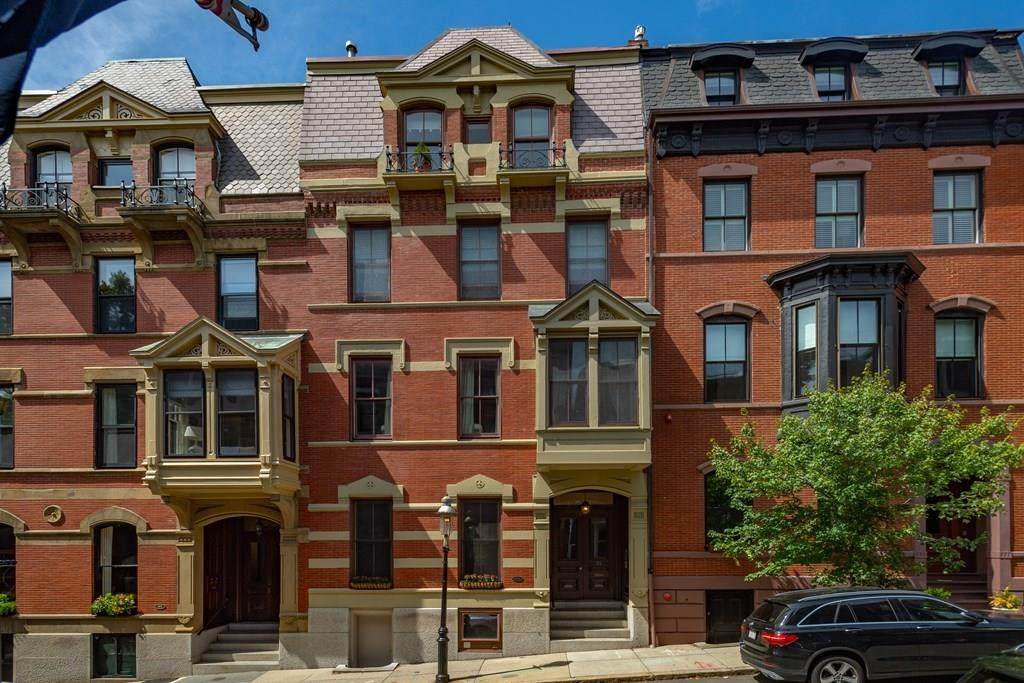 54 Monument Ave - Photo 1