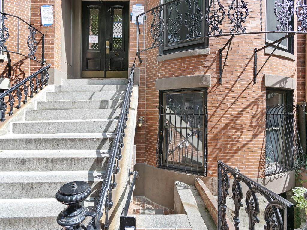 77 Waltham St - Photo 1