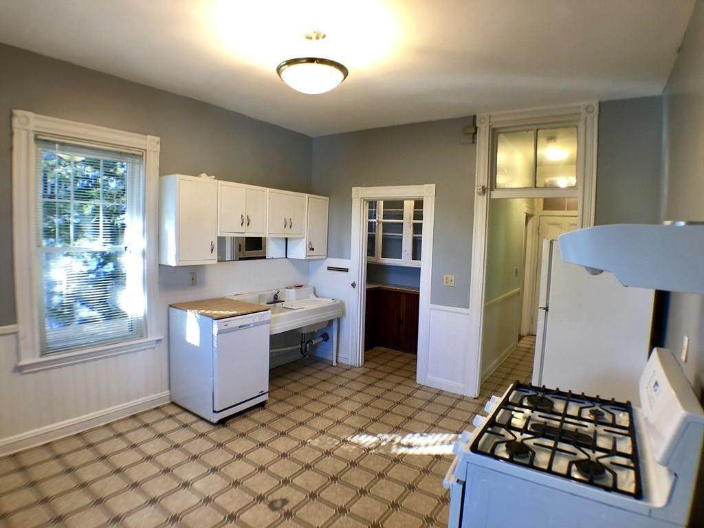 4 Buckley Ave - Photo 1
