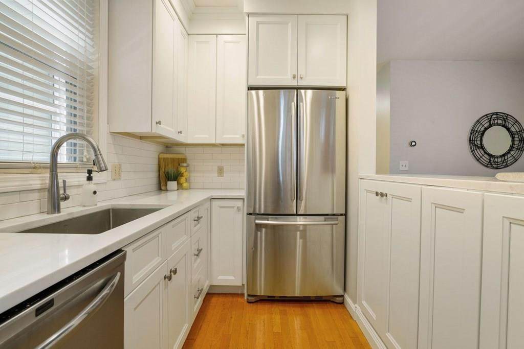 505 E 5Th St - Photo 1