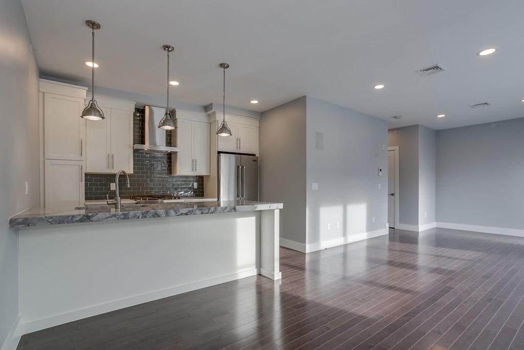 150 W Broadway - Photo 1