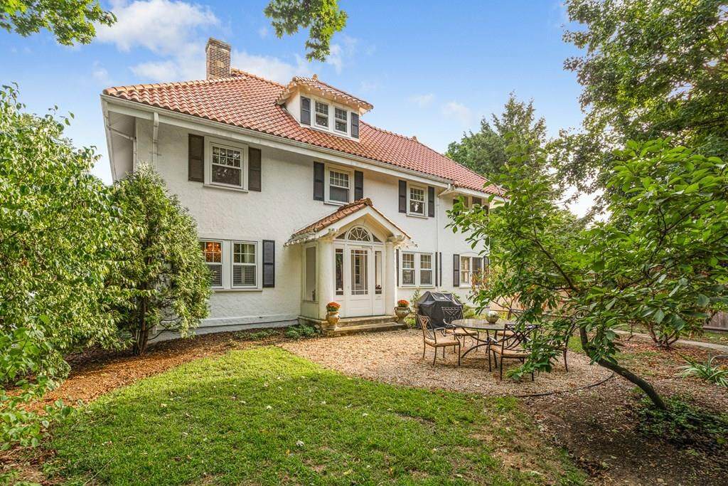 11 Grant Ave - Photo 1