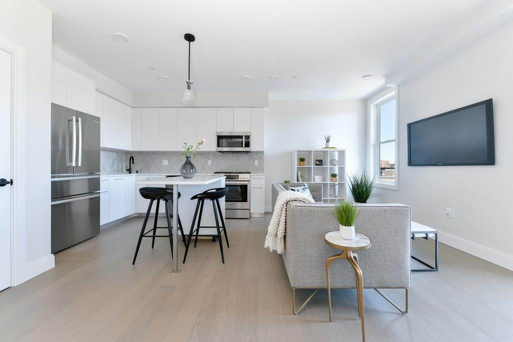 8 Winthrop Street - Photo 1