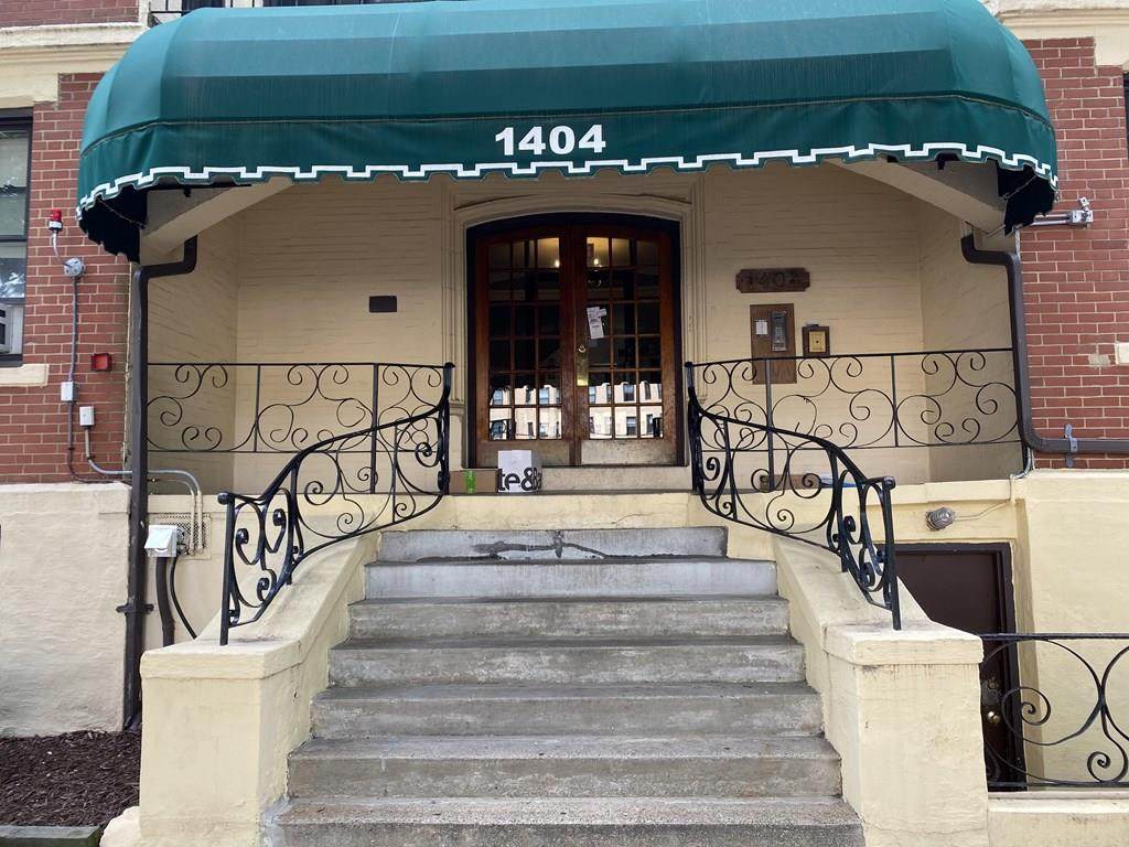 1404 Commonwealth Ave - Photo 1