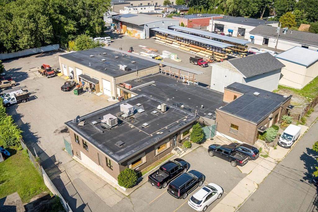 23-25 Garfield Ave - Photo 1